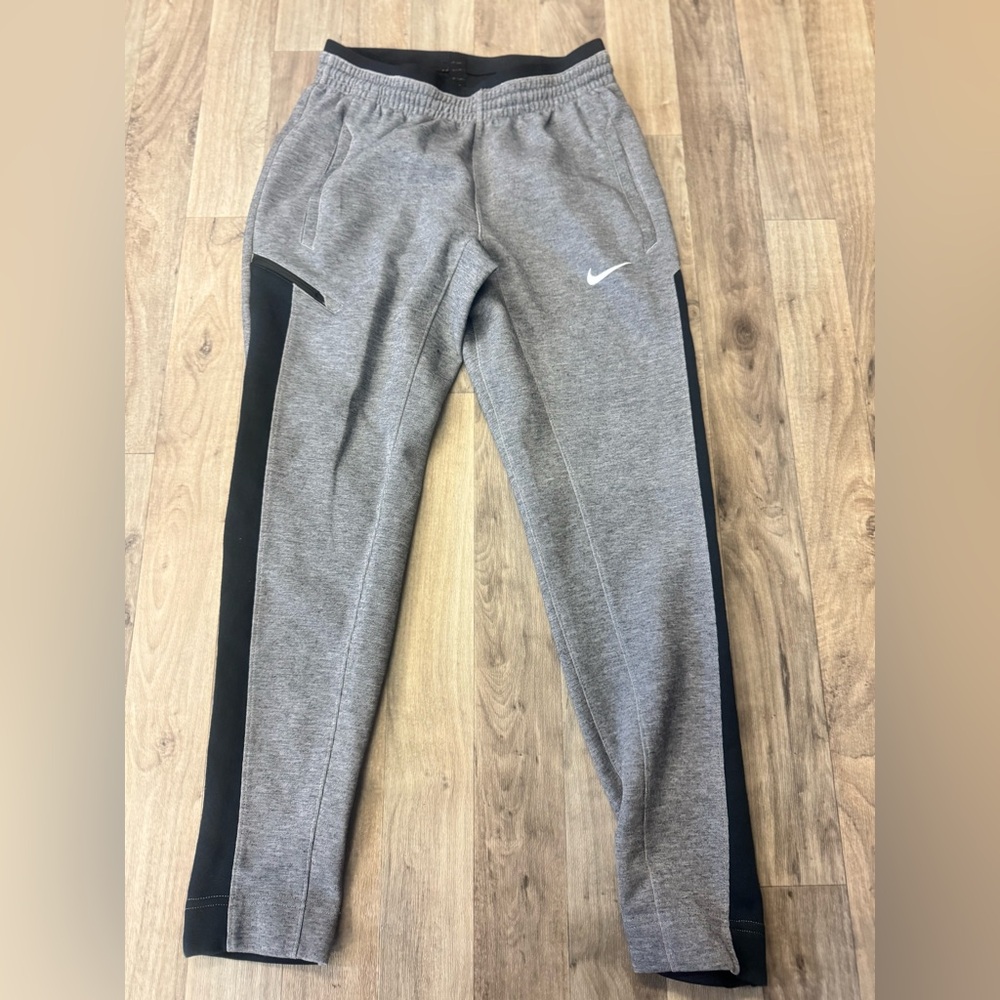 Nike Therma-FIT Run Joggers Size Small Gray‎ Black Athletic Sweatpants